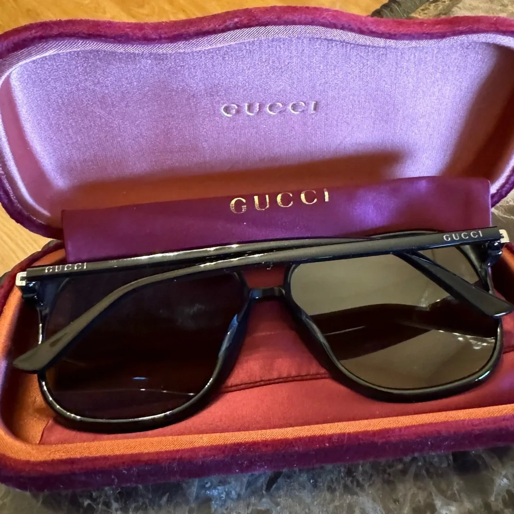 Gucci unisex sunglasses
